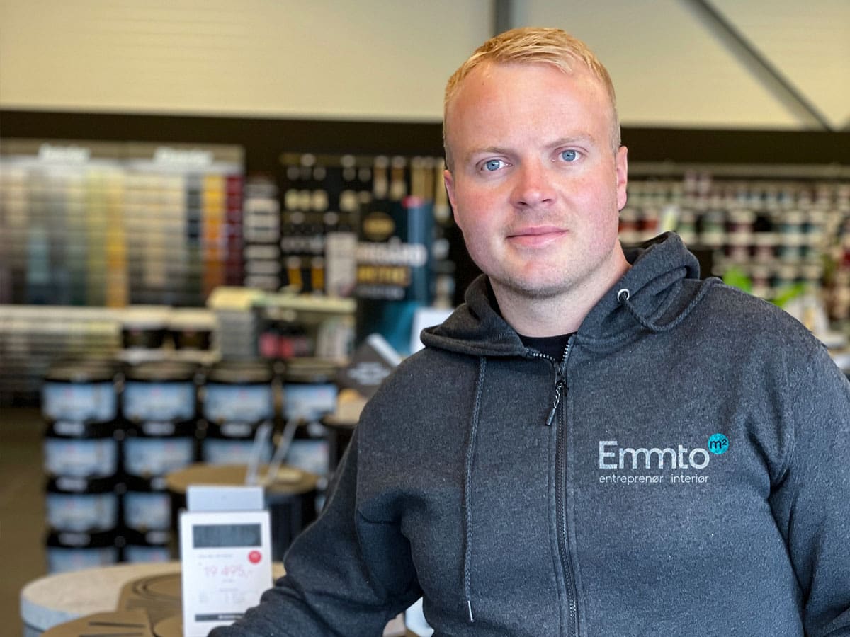 Bildet viser Thomas Kristiansen som jobber som prosjektleder hos Emmto